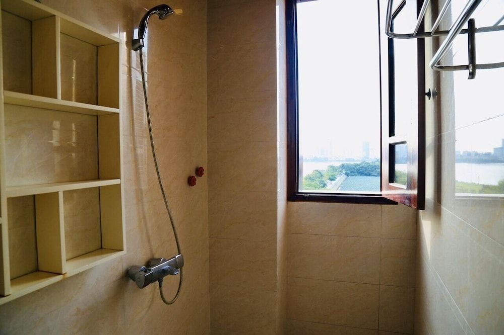 AN apartment Basic Apartment, 1 Bedroom, Pool Access, Garden View 8