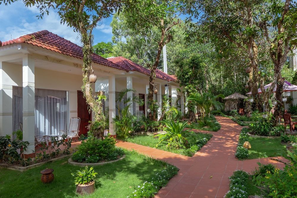 Newstar Phu Quoc Bungalow Double Room, Garden View 8
