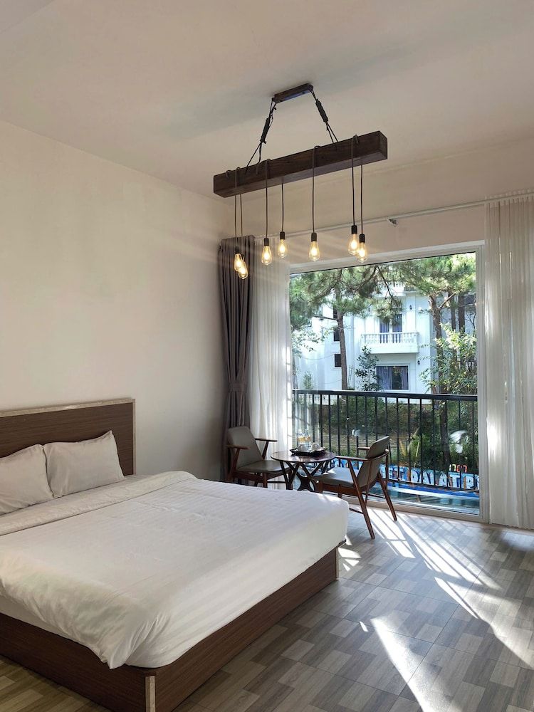 Romeo Juliet Dalat Resort Deluxe Double Room, Garden View 3
