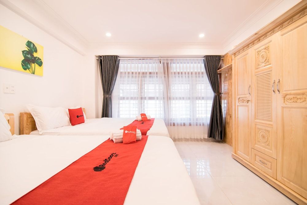 RedDoorz Plus near Gia Dinh Park Family Room 4