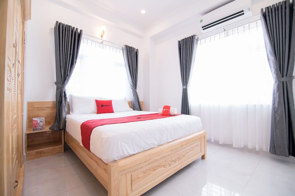 undefined RedDoorz Plus near Gia Dinh Park 4