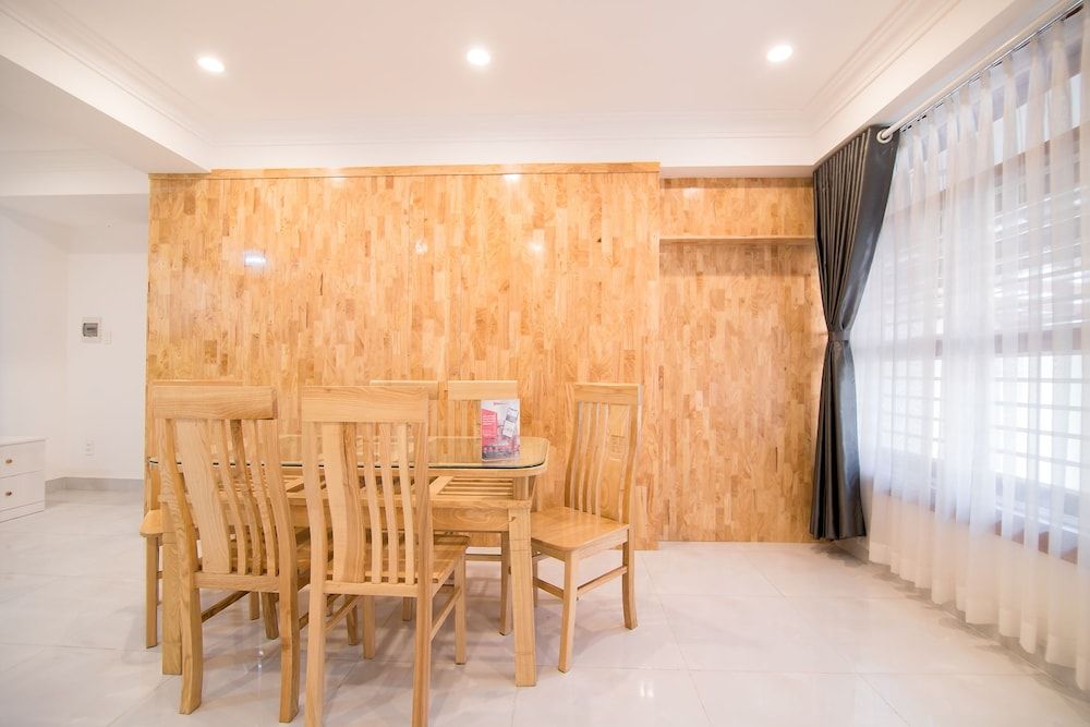 RedDoorz Plus near Gia Dinh Park Family Room 11