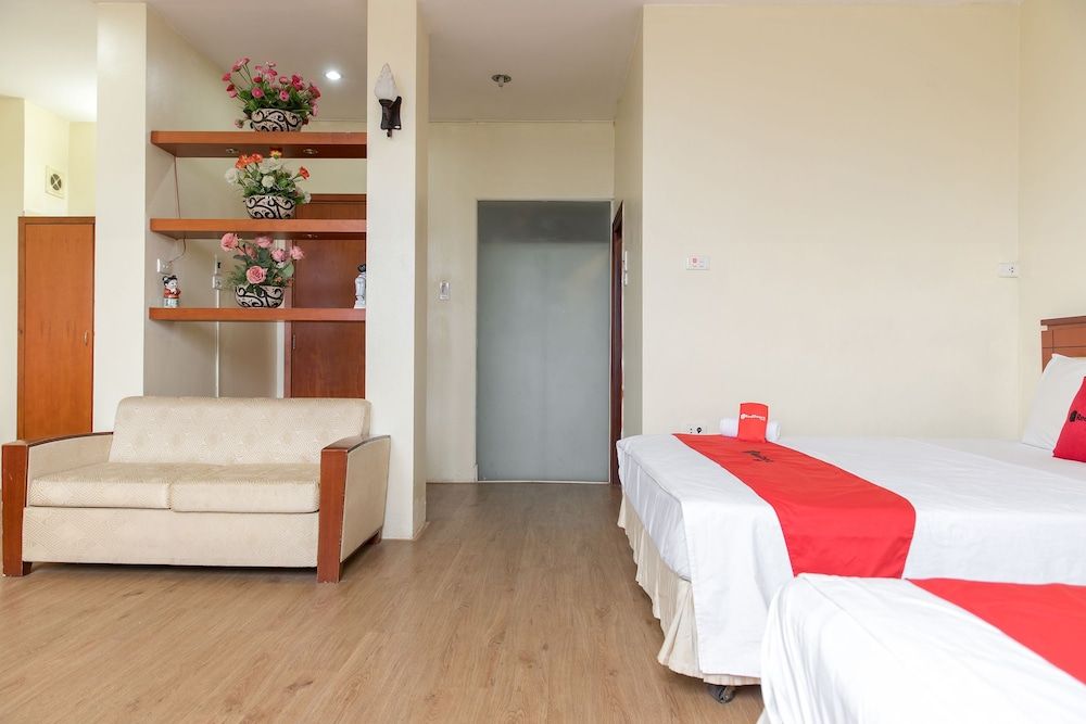 undefined RedDoorz near My Dinh Bus Station 2 4