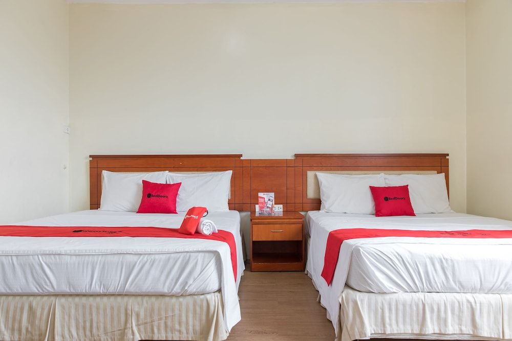 undefined RedDoorz near My Dinh Bus Station 2 3