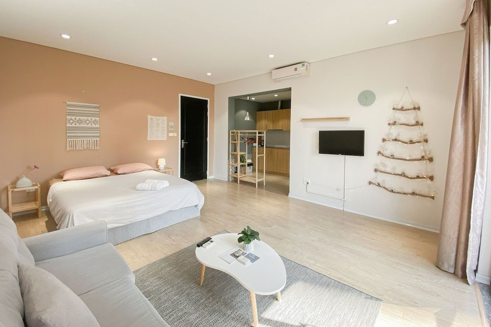 undefined Michelle's Inn 10
