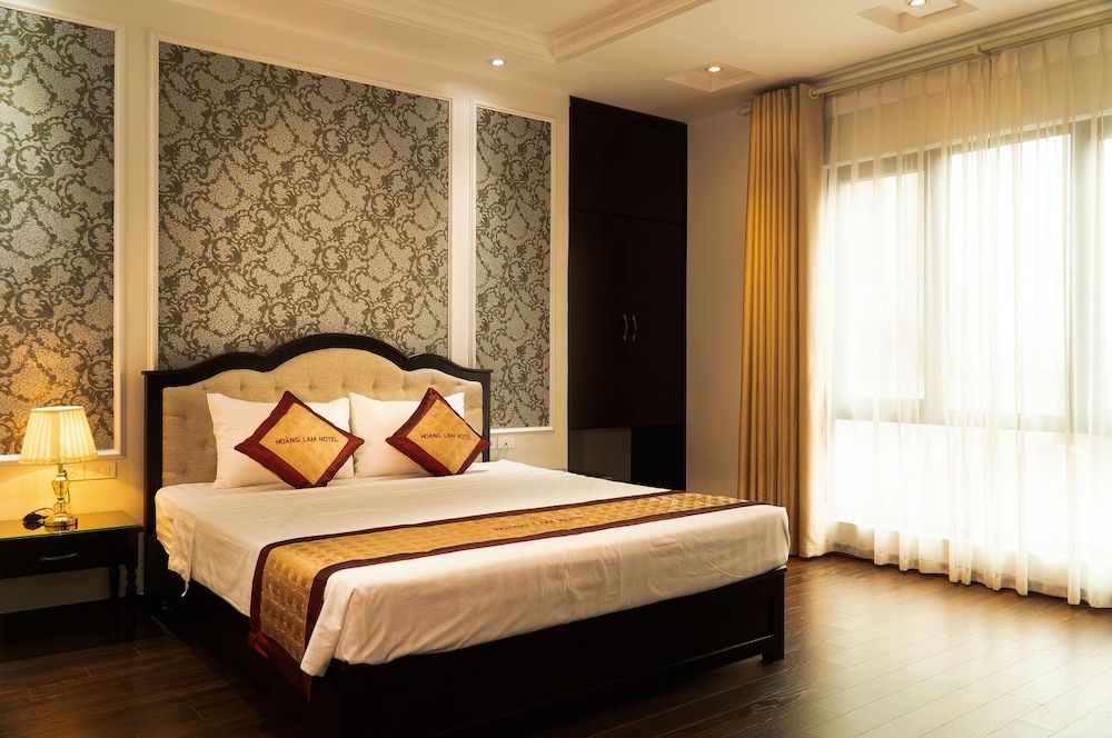 undefined AHA Khach San Hoang Lam 5