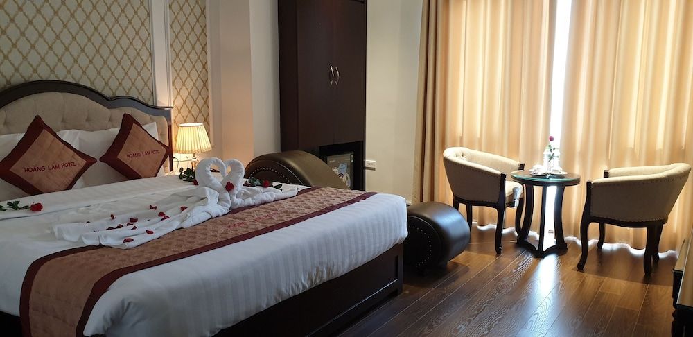 undefined AHA Khach San Hoang Lam 10