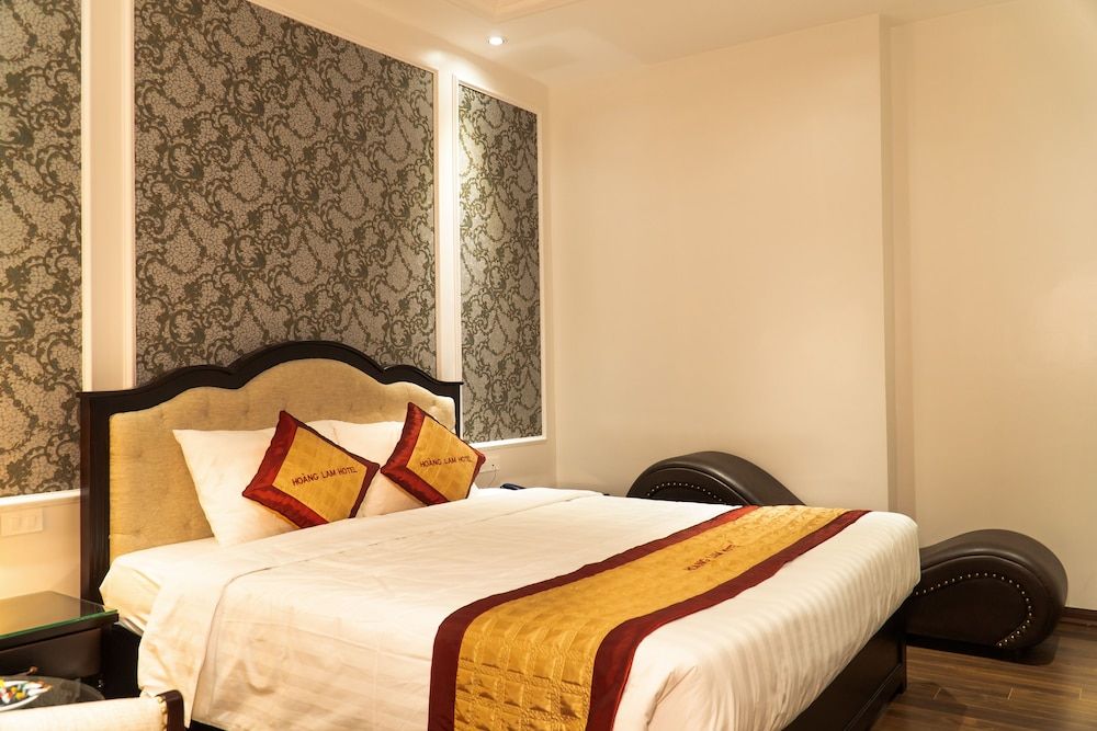 undefined AHA Khach San Hoang Lam 7