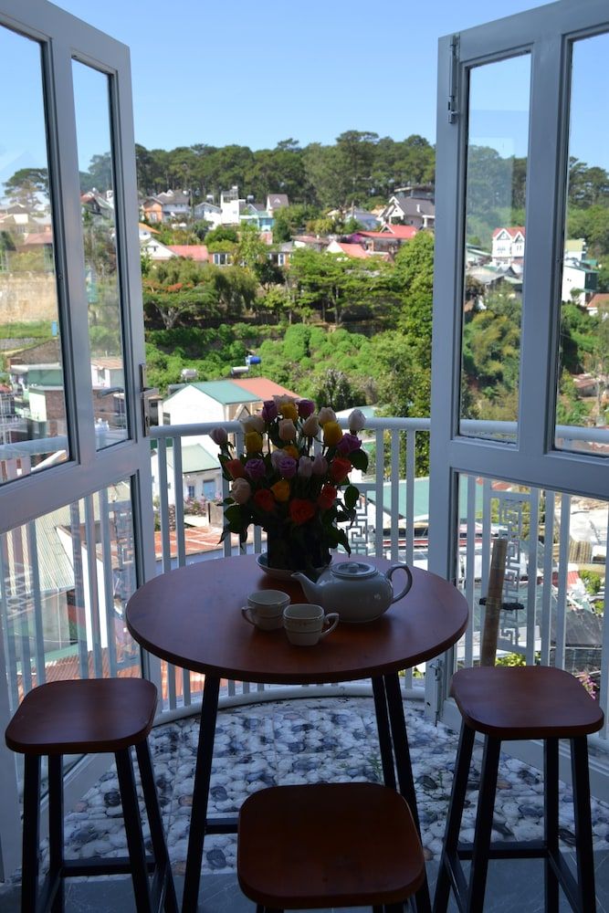 Big Home Dalat - Hostel Family Room, Hill View 9