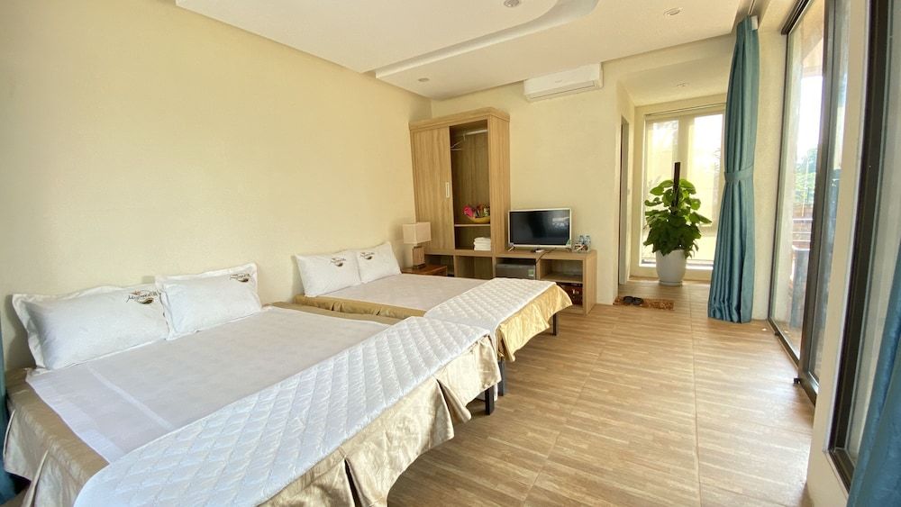 May Tropicall Villas Deluxe Triple Room 2