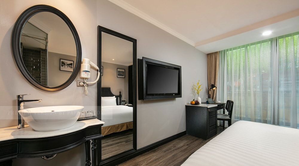 Executive Suite, City View