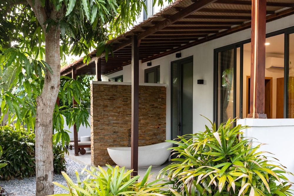 undefined The Watermark Beachside Hotel 9