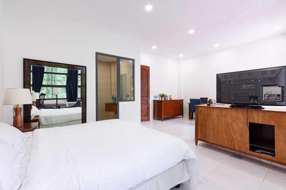 Bhome Dinh Cong Trang Suite Double Room, Balcony 4