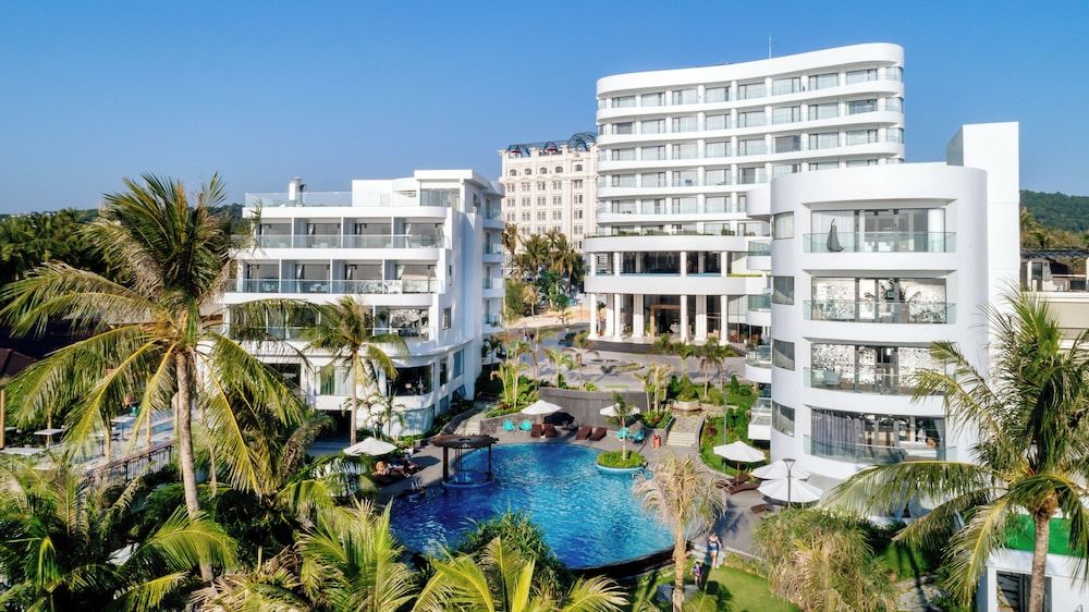 undefined Sunset Beach Resort & Spa- Beachfront Pirate Fire Show 2