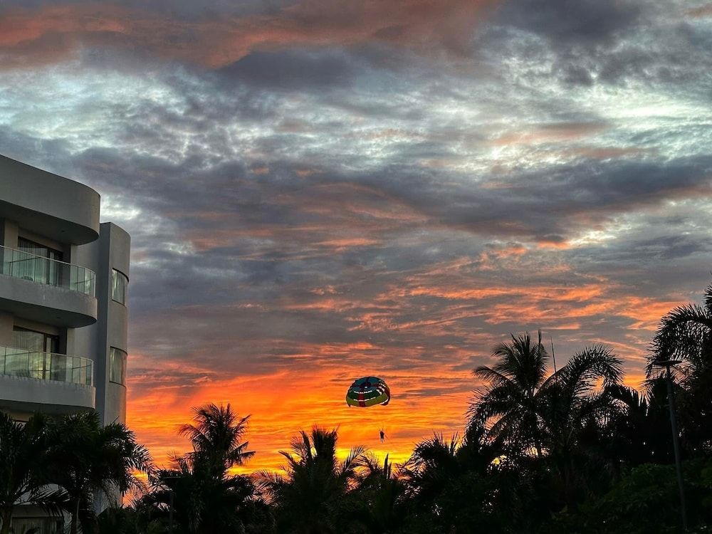 undefined Sunset Beach Resort & Spa- Beachfront Pirate Fire Show 5