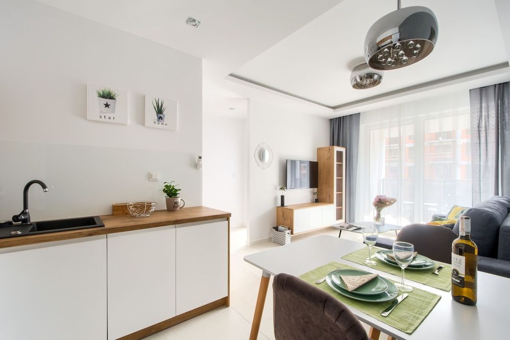 M&R Apartament Airport&Business DeLuxe Cybernetyki Deluxe Apartment 6