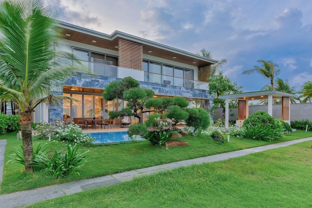 undefined The Five Villas 3