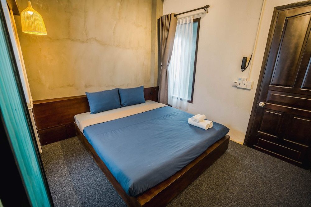 The Garden Hotel and Apartment Standard Double or Twin Room, No Windows 2