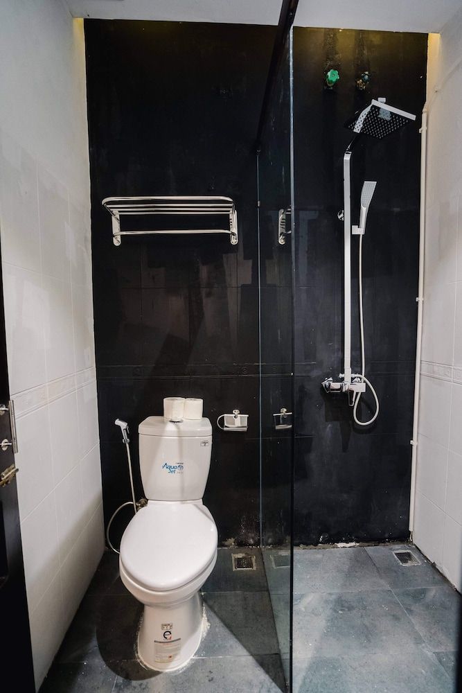 The Garden Hotel and Apartment Standard Double or Twin Room, No Windows 8