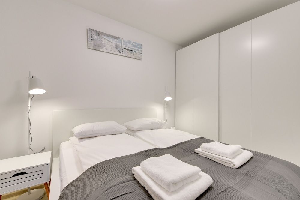 undefined Flats For Rent - Waterlane Island 3