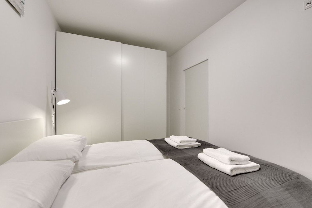 undefined Flats For Rent - Waterlane Island 4