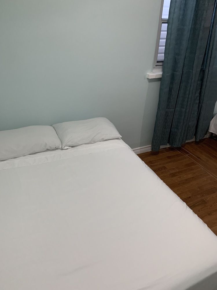 undefined Dundas Guest House 6