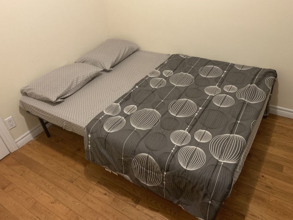 undefined Dundas Guest House 7