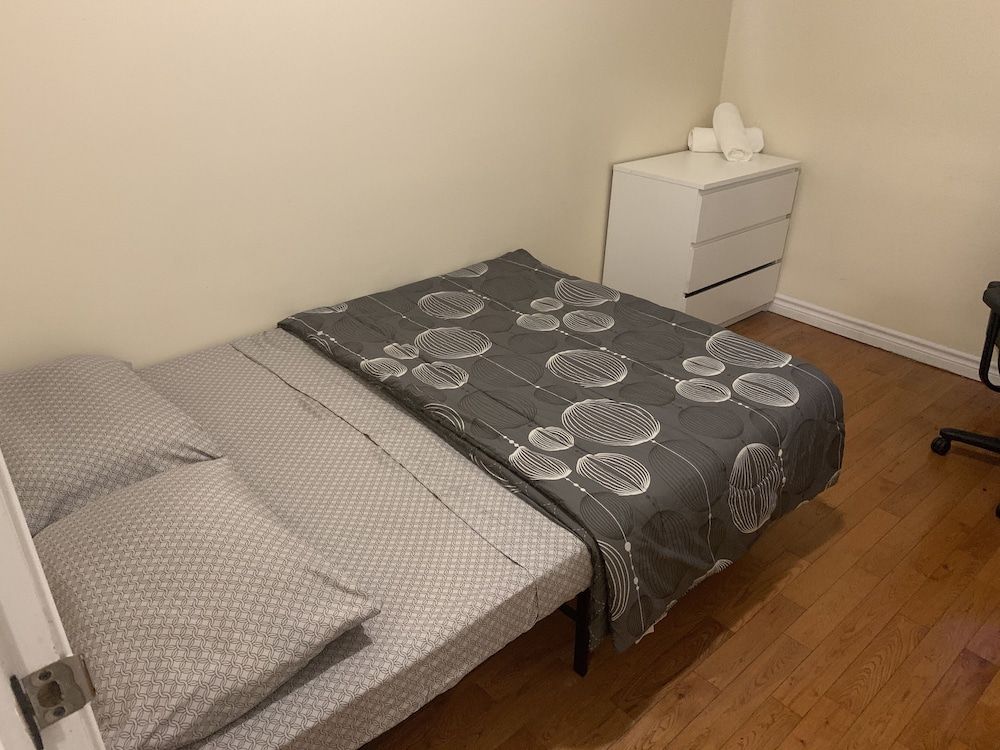 undefined Dundas Guest House 9