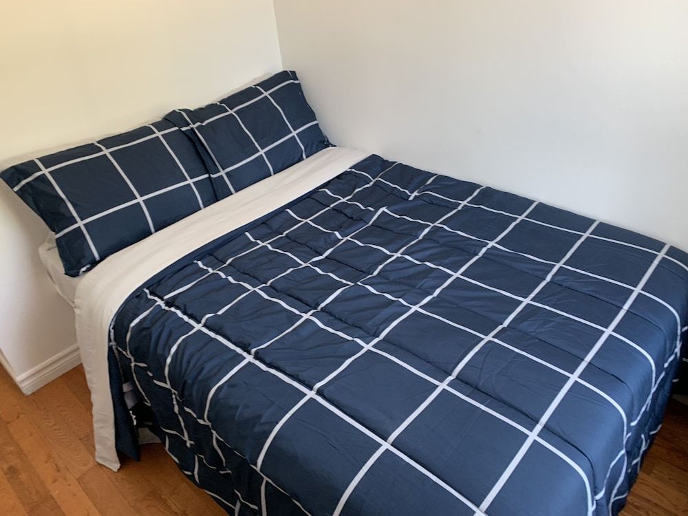 undefined Dundas Guest House 2