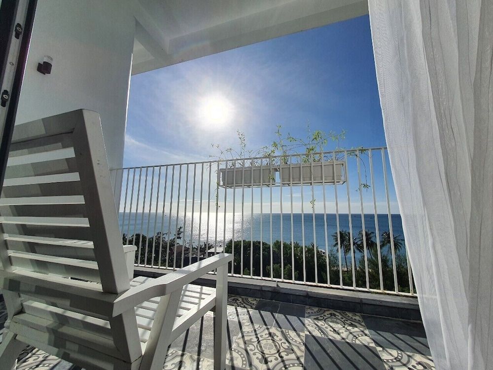 Palmy Beach Club Resort Deluxe Ocean View (Balcony) 17