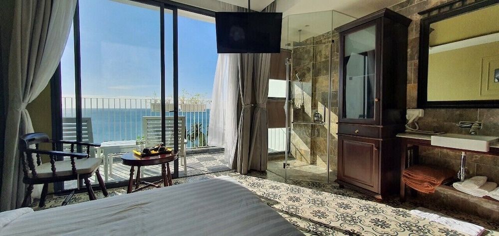 Palmy Beach Club Resort Deluxe Ocean View (Balcony) 8