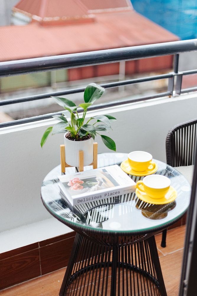 The Art - HiHome KMT Deluxe Studio Ba Dinh Superior Apartment 9