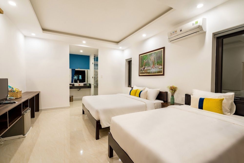Family Room with balcony
