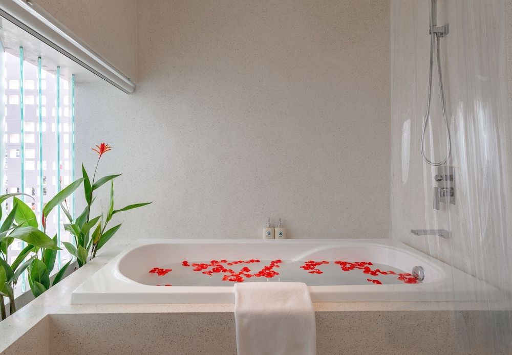 Prana Boutique Hotel and Apartments Balcony King Suite 8