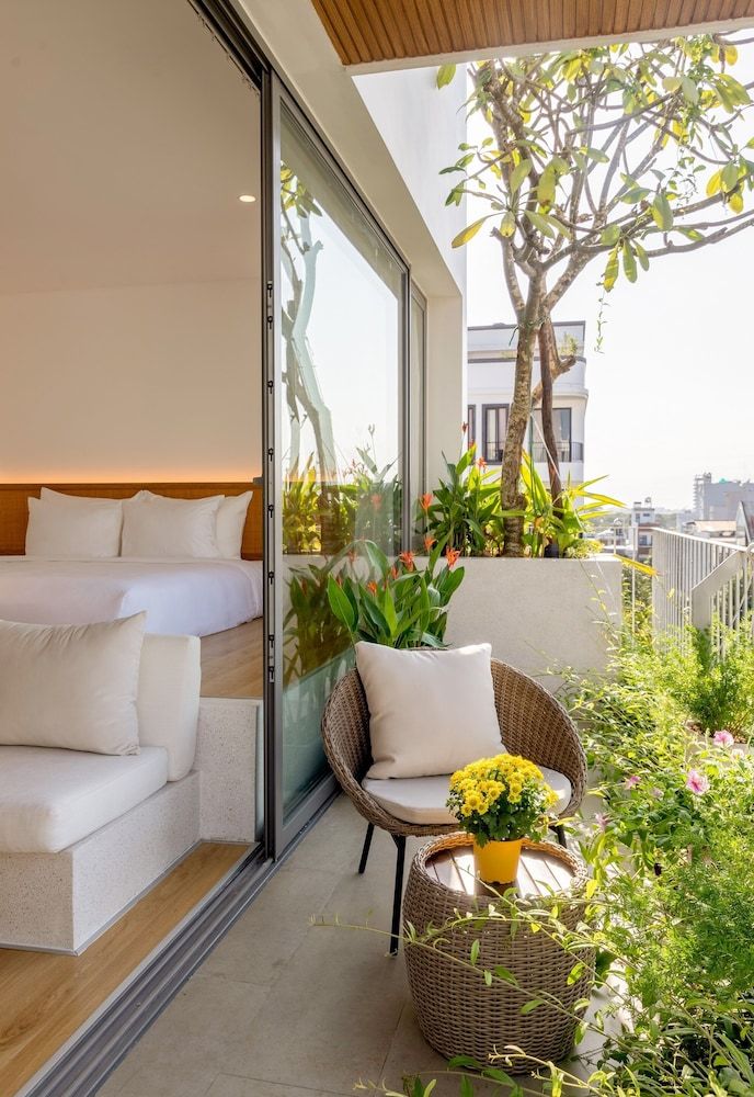 Prana Boutique Hotel and Apartments Balcony King Suite 2