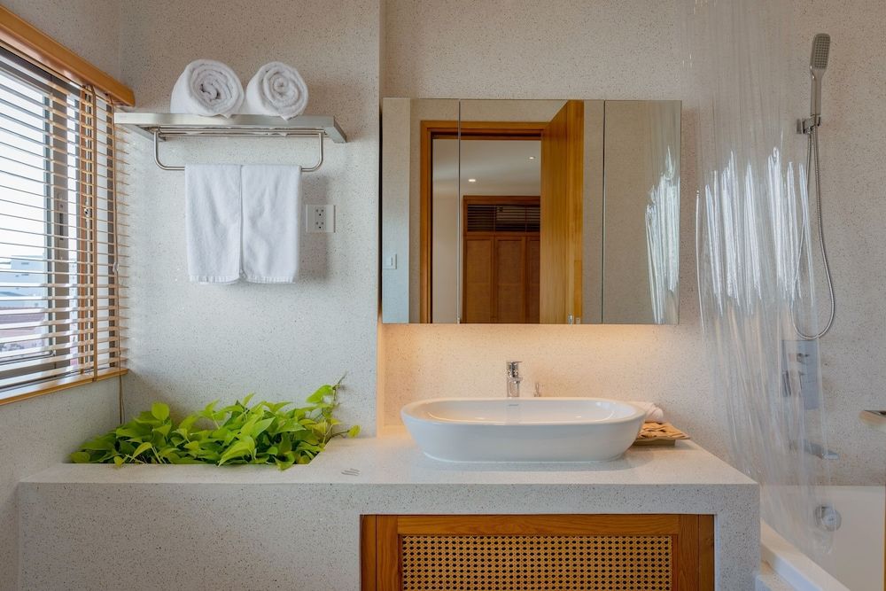 Prana Boutique Hotel and Apartments King Suite 7