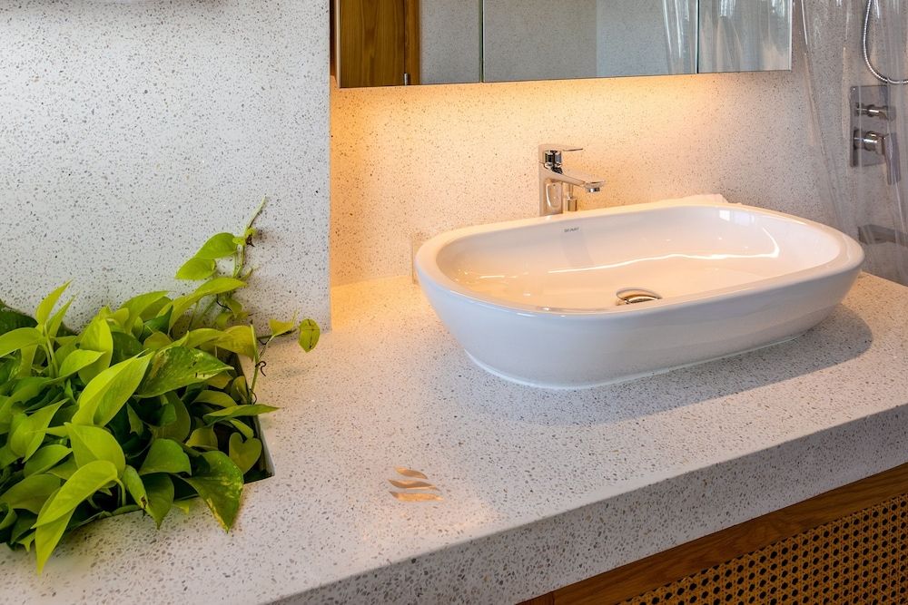 Prana Boutique Hotel and Apartments King Suite 6