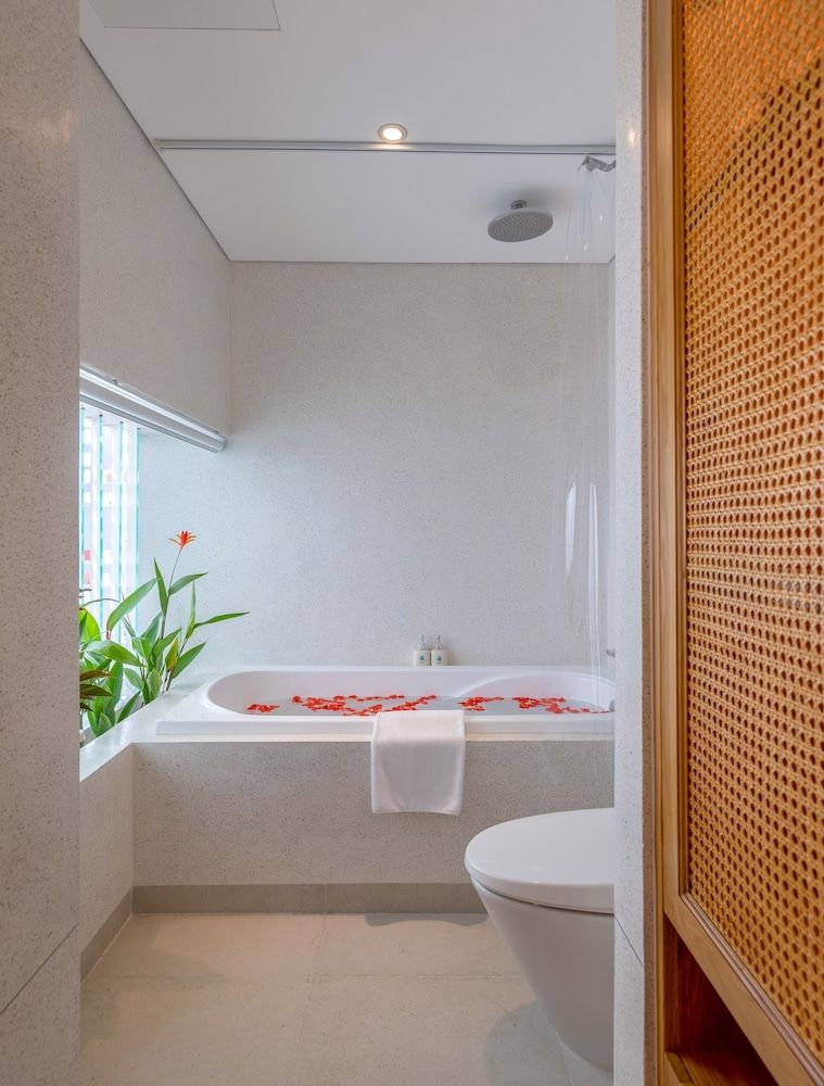 Prana Boutique Hotel and Apartments Balcony King Suite 7