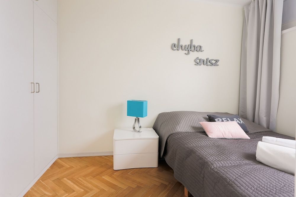 undefined Apartments Cohen 9