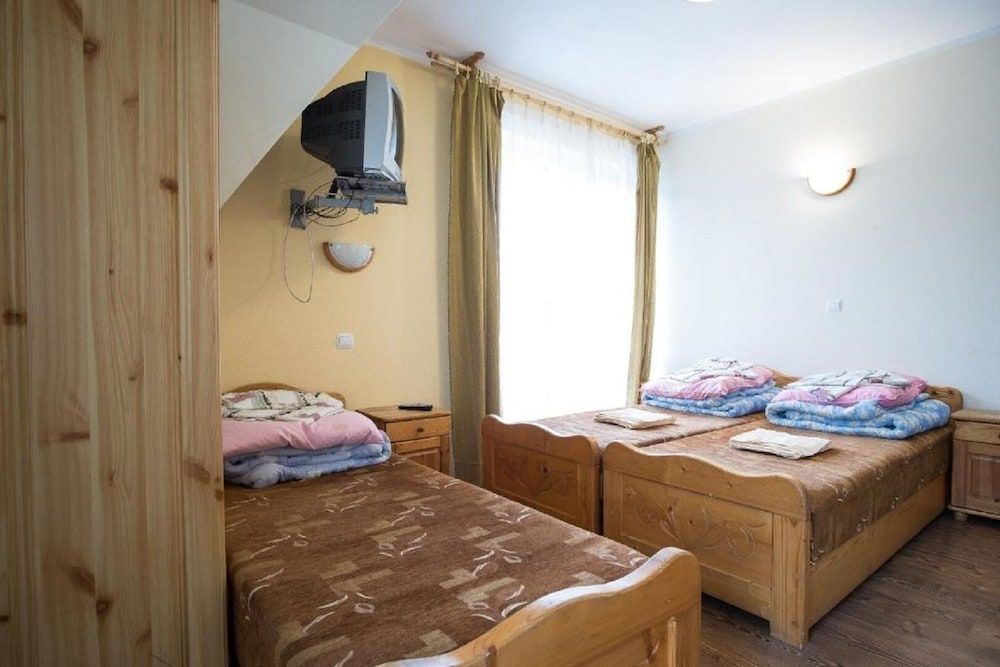 Triple Room, Ensuite (5)
