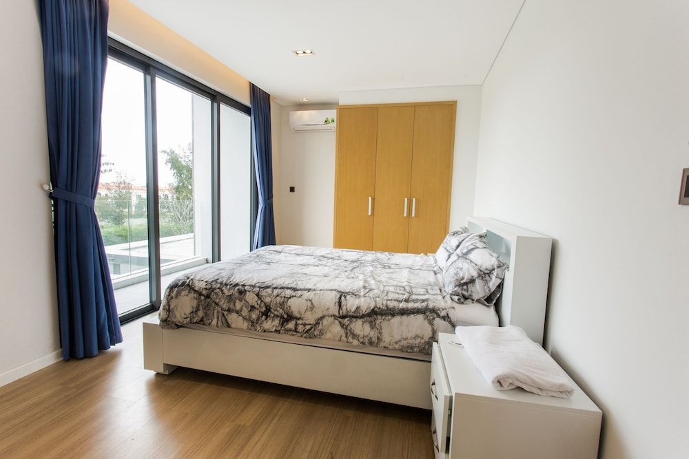 undefined The Point Villa 8