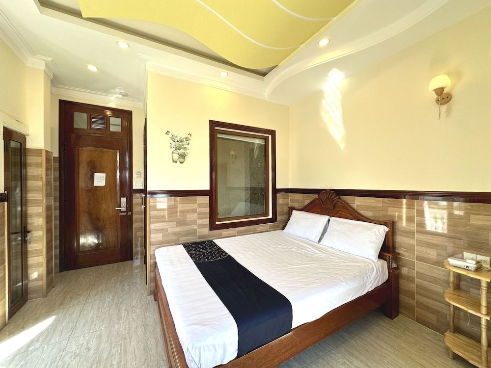 undefined Capital O 1198 Dinh Loan Hotel 4