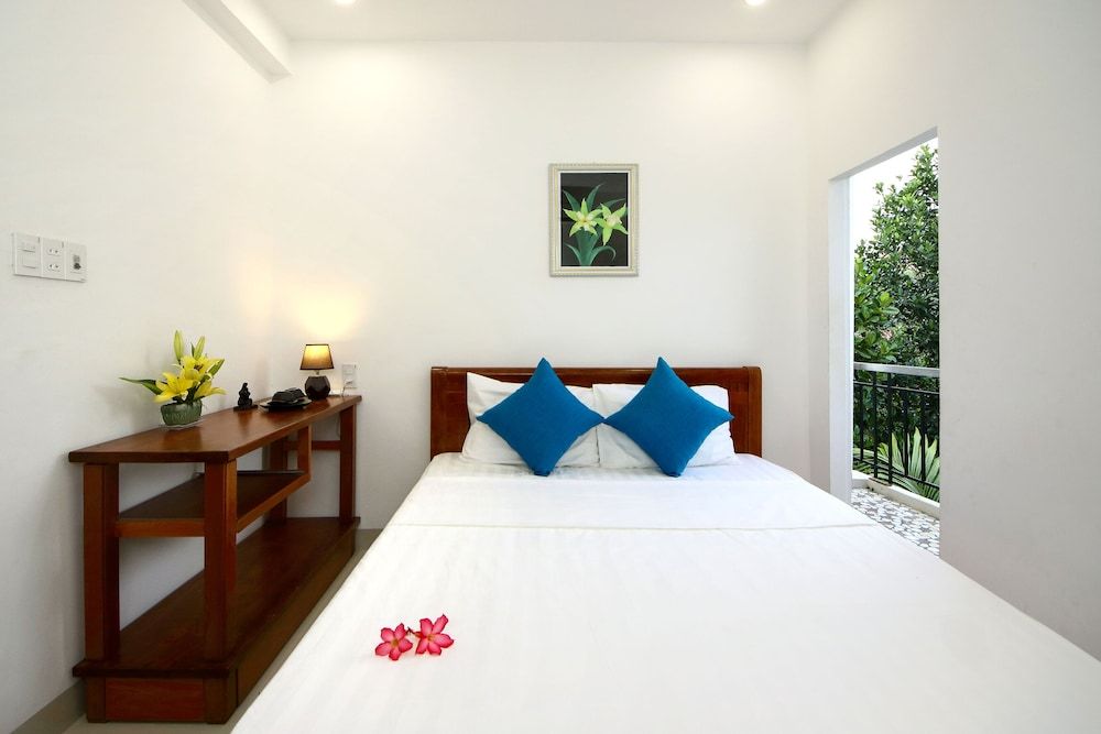 Cherry Garden Homestay Basic Double Room, Balcony 4