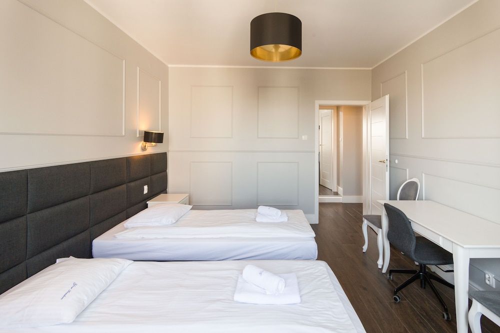 undefined Executive 3 Bedroom Apartament by Your F 8