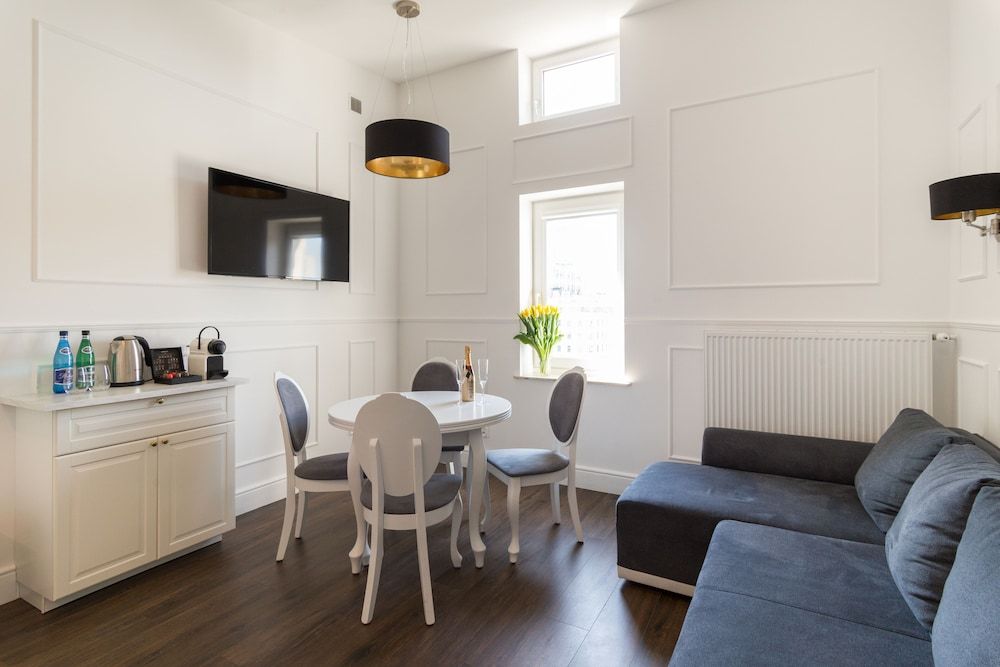 Executive 3 Bedroom Apartament by Your F Apartment, 3 Bedrooms 25