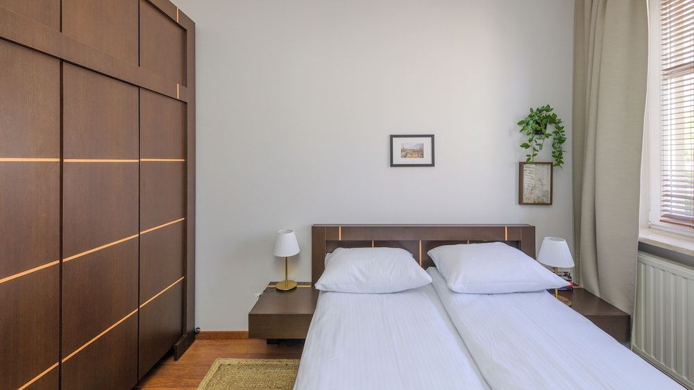 Apartment (49C/18)