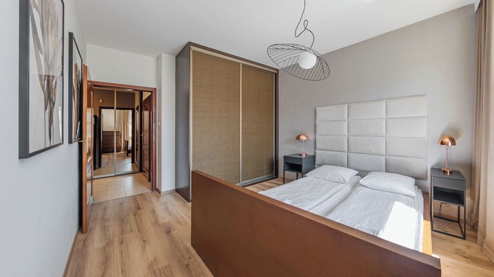 Apartment (49B/8)