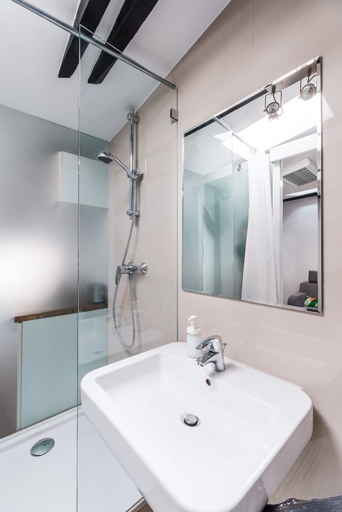 undefined Studio Czerwonego Krzyza 4 8