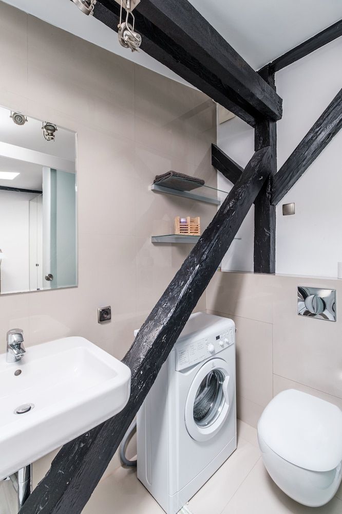 undefined Studio Czerwonego Krzyza 4 7