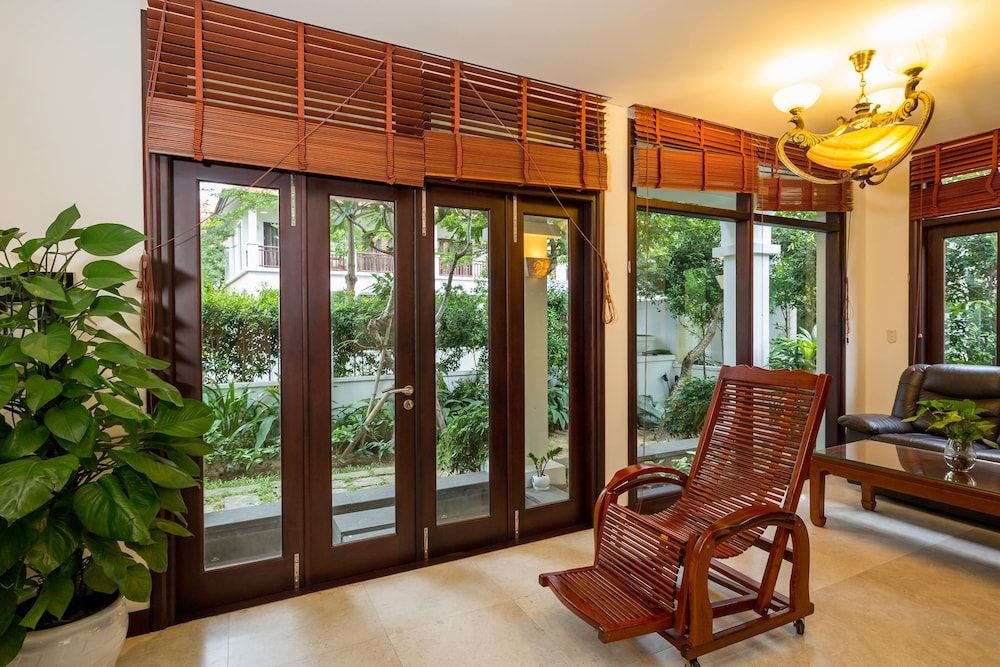 Luxury Family Beach Da Nang Family Villa, 4 Bedrooms, Garden View 7